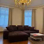 아파트 Kaiserzeit Im Himmelbett - City, Messe & Zoo, *