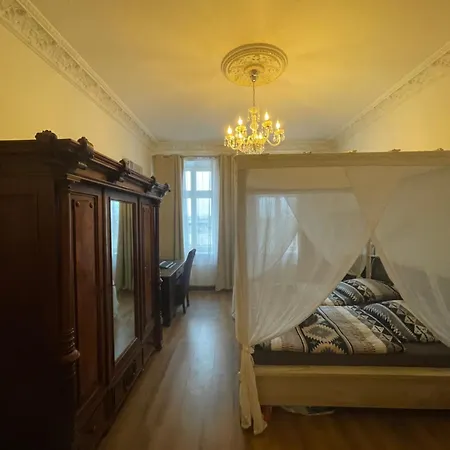 Kaiserzeit Im Himmelbett - City, Messe & Zoo, Apartamento *