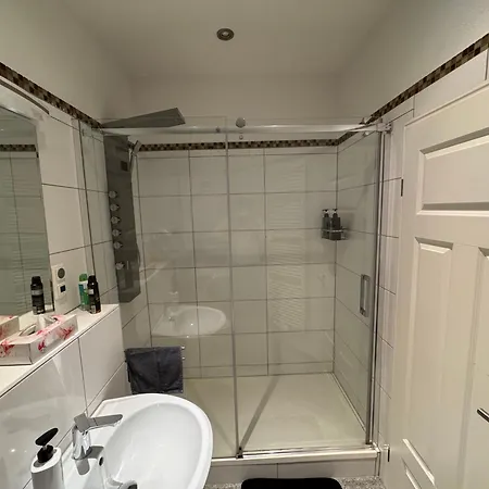 Apartamento Kaiserzeit Im Himmelbett - City, Messe & Zoo,