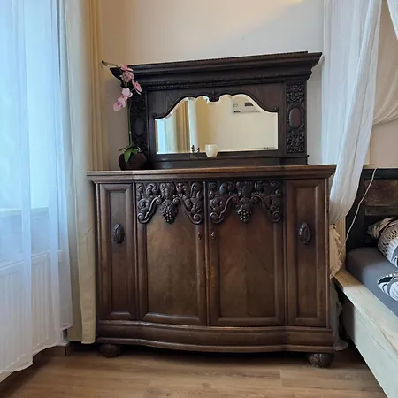 Gruenderzeitwohnung Zentrumsnah Mit Messeanbindung * Лейпциг