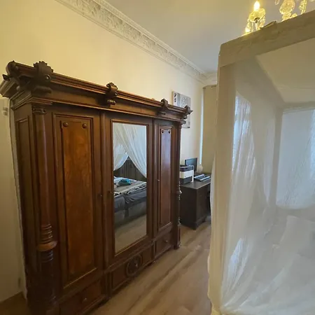Kaiserzeit Im Himmelbett - City, Messe & Zoo,