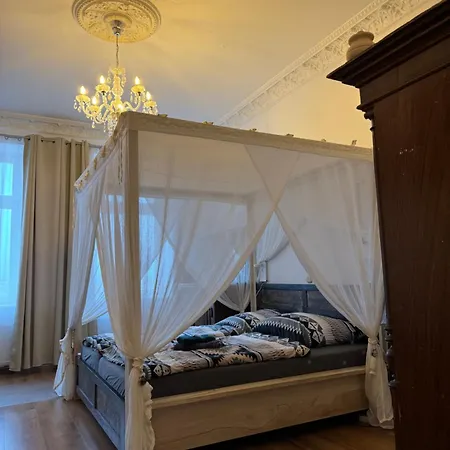 Apartamento Kaiserzeit Im Himmelbett - City, Messe & Zoo,