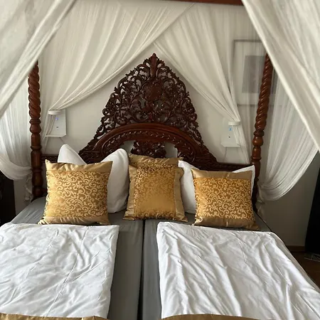 Kaiserzeit Im Himmelbett - City, Messe & Zoo, Apartamento Leipzig