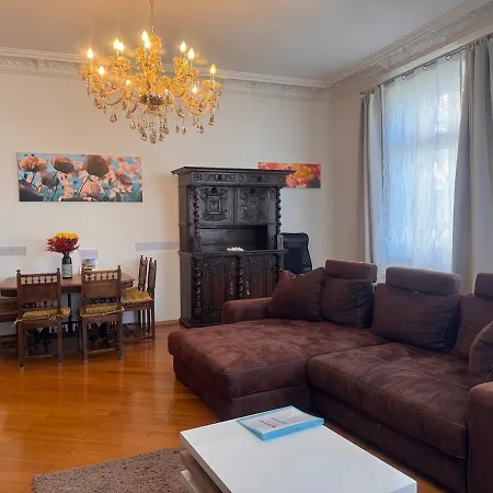Apartamento Kaiserzeit Im Himmelbett - City, Messe & Zoo, *