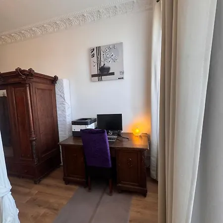 Kaiserzeit Im Himmelbett - City, Messe & Zoo, * Leipzig