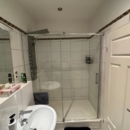 Kaiserzeit Im Himmelbett - City, Messe & Zoo, Apartamento *