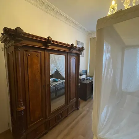 Kaiserzeit Im Himmelbett - City, Messe & Zoo,