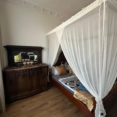 Daire Kaiserzeit Im Himmelbett - City, Messe & Zoo, Leipzig